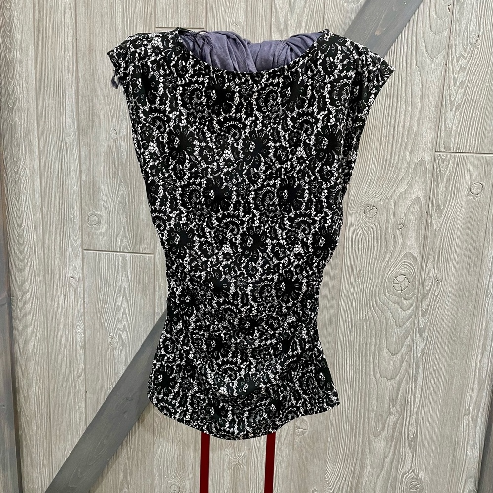 Vince Camuto Black and White Fitted Ruched Blouse